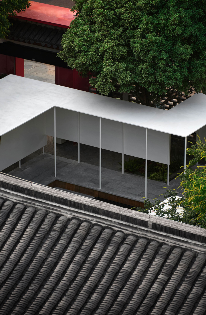 Big Red Crayfish by Dayi Design. Photograph by Cong Lin.