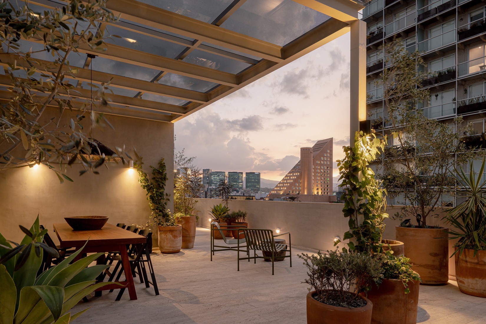 Edgar Allan Poe by De Rungs Arquitectos + Firmaa. Photograph by Ariadna Polo. 