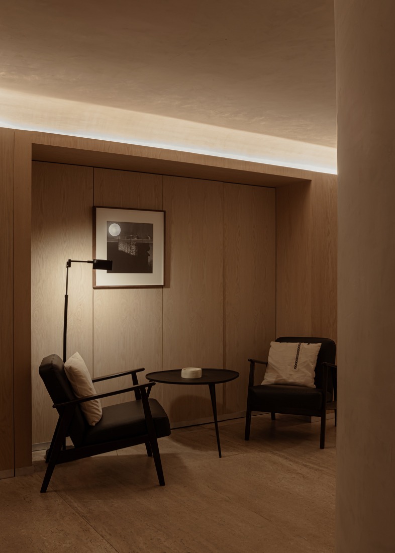 Edgar Allan Poe by De Rungs Arquitectos + Firmaa. Photograph by Ariadna Polo. 