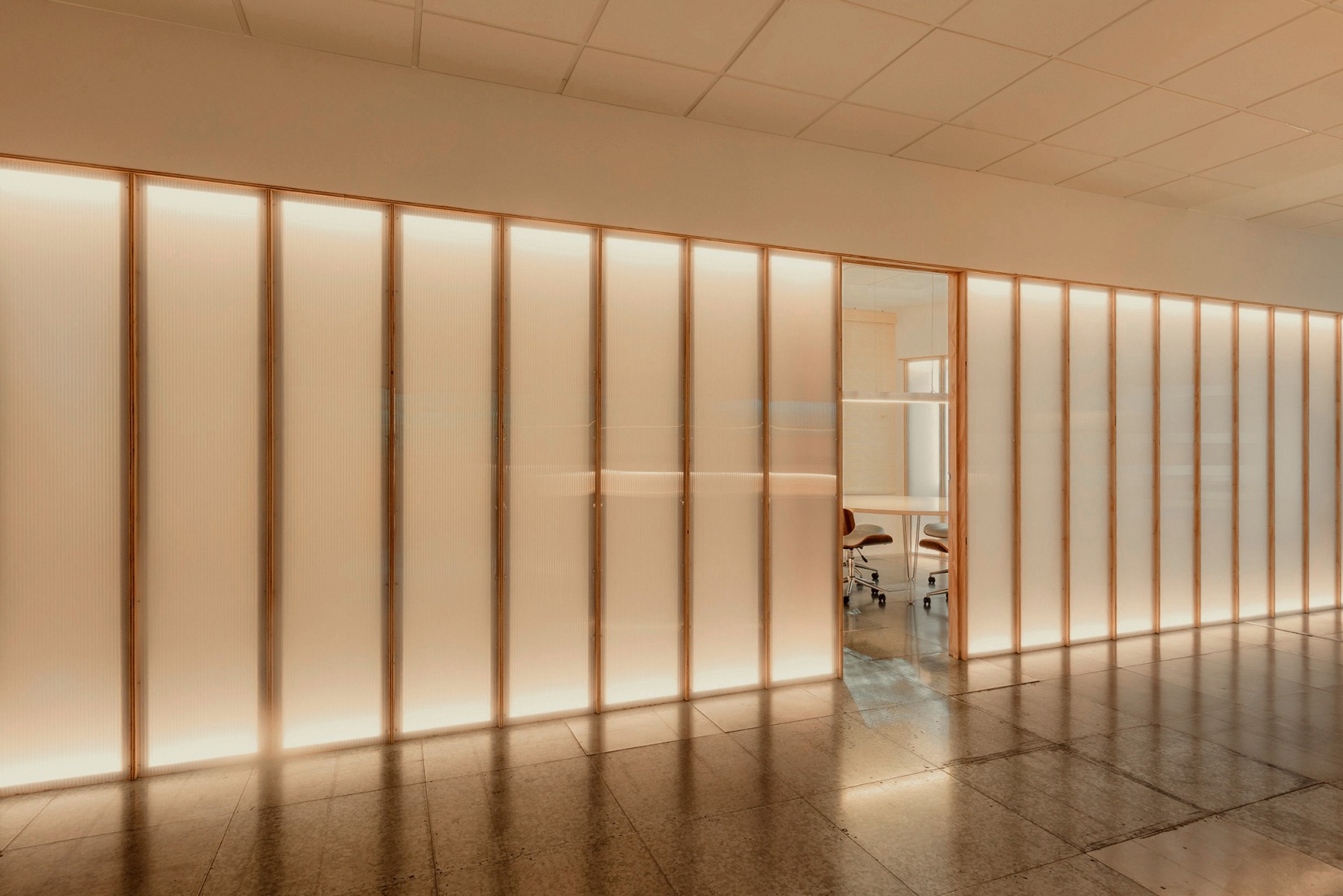 Tini HQ por delaVegaCanolasso. Fotografía por Paco Marín.