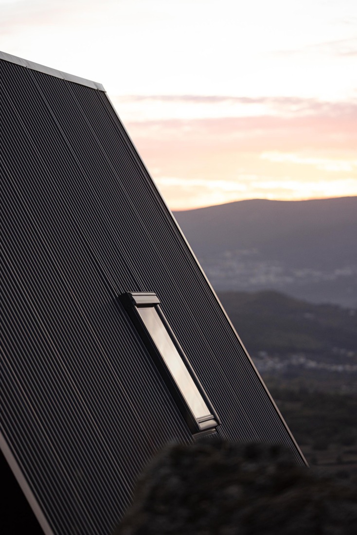 Refugios de Montaña por Filipe Pina Arquitectura. Fotografía por Ivo Tavares Studio.