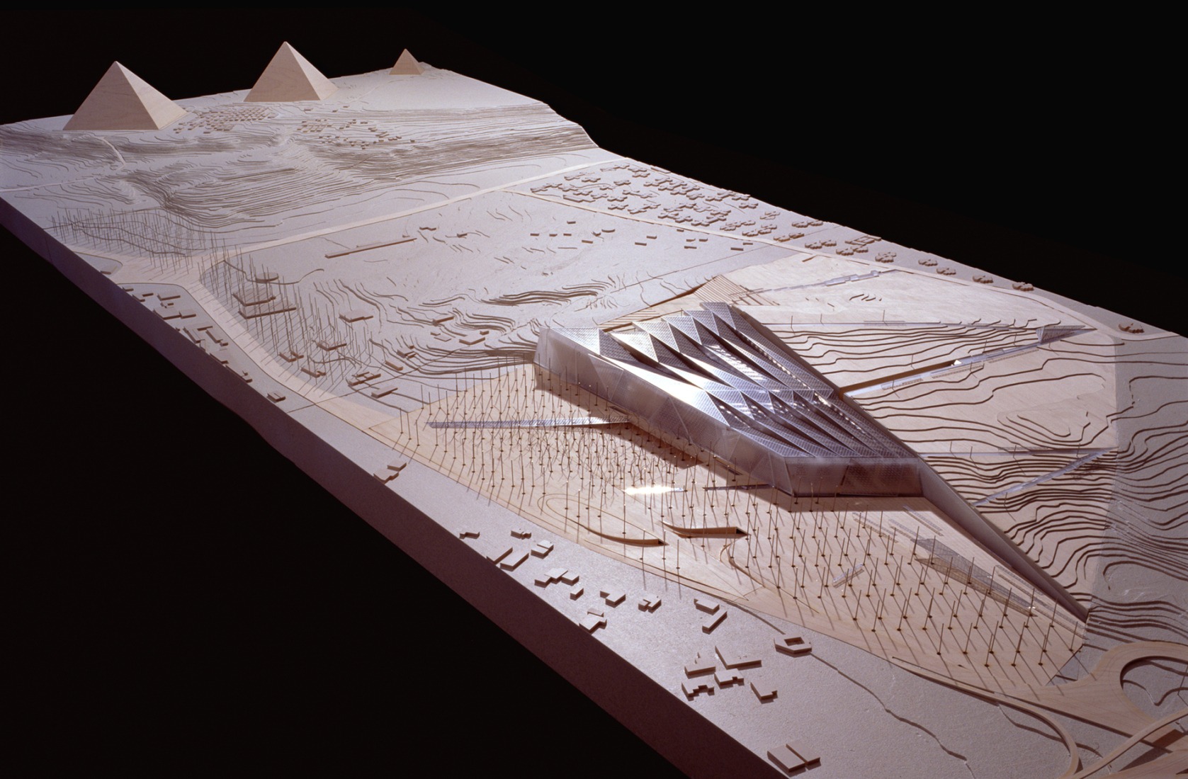 Maqueta. Gran Museo Egipcio por Heneghan Peng Architects.