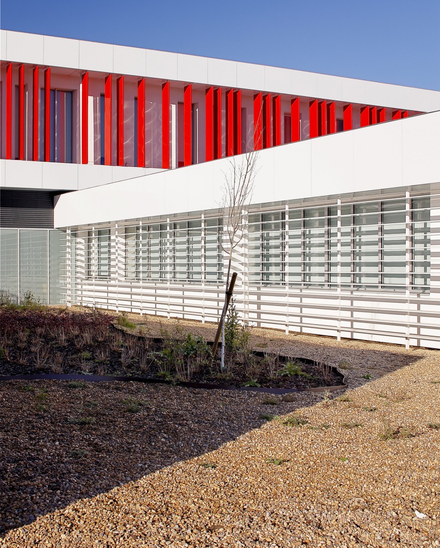 La Florida Secondary Education Institute by INSPYRA. Photograph by Iván Morán G-R.