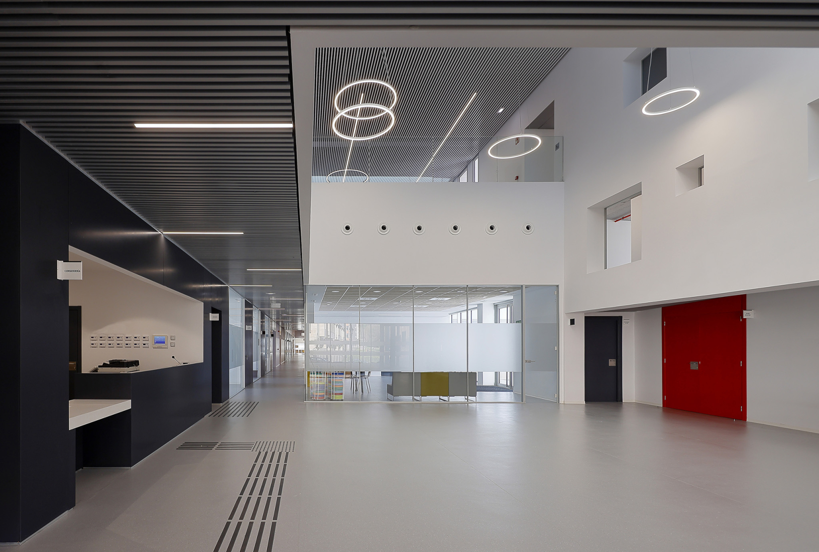 La Florida Secondary Education Institute by INSPYRA. Photograph by Iván Morán G-R.