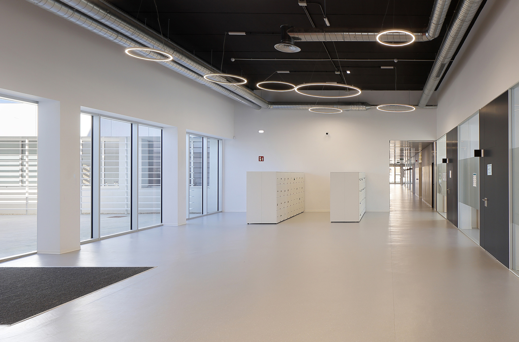 La Florida Secondary Education Institute by INSPYRA. Photograph by Iván Morán G-R.