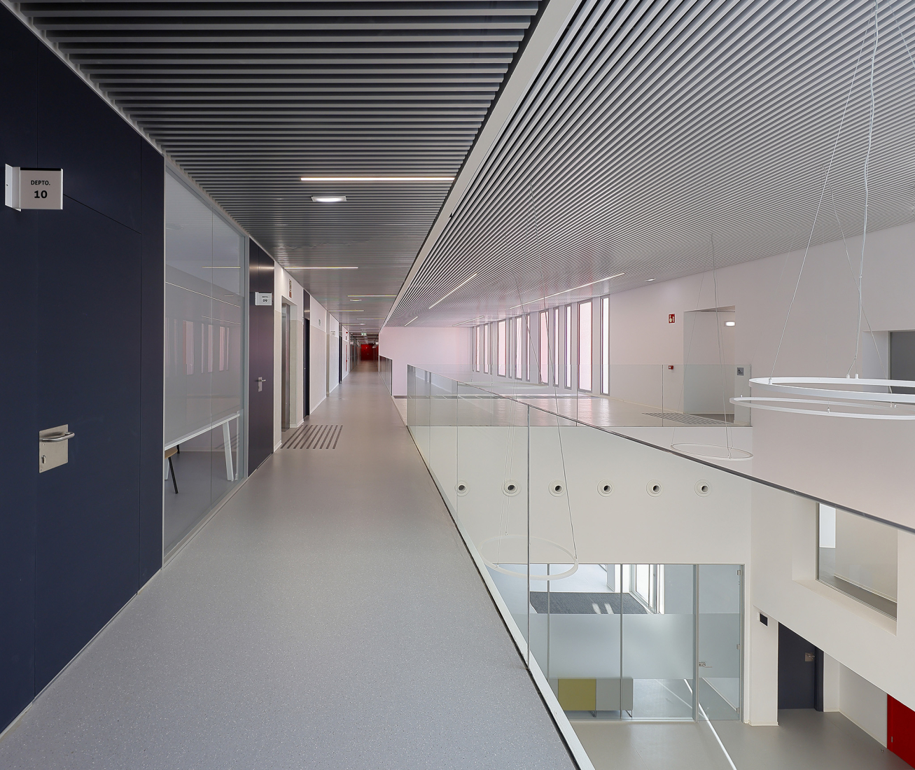 La Florida Secondary Education Institute by INSPYRA. Photograph by Iván Morán G-R.