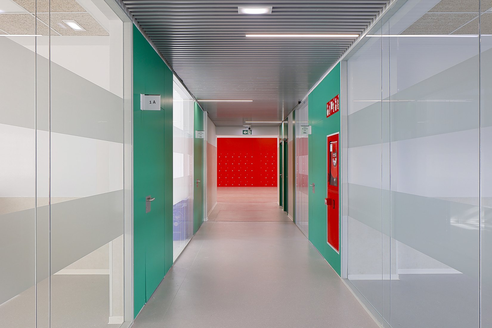 La Florida Secondary Education Institute by INSPYRA. Photograph by Iván Morán G-R.