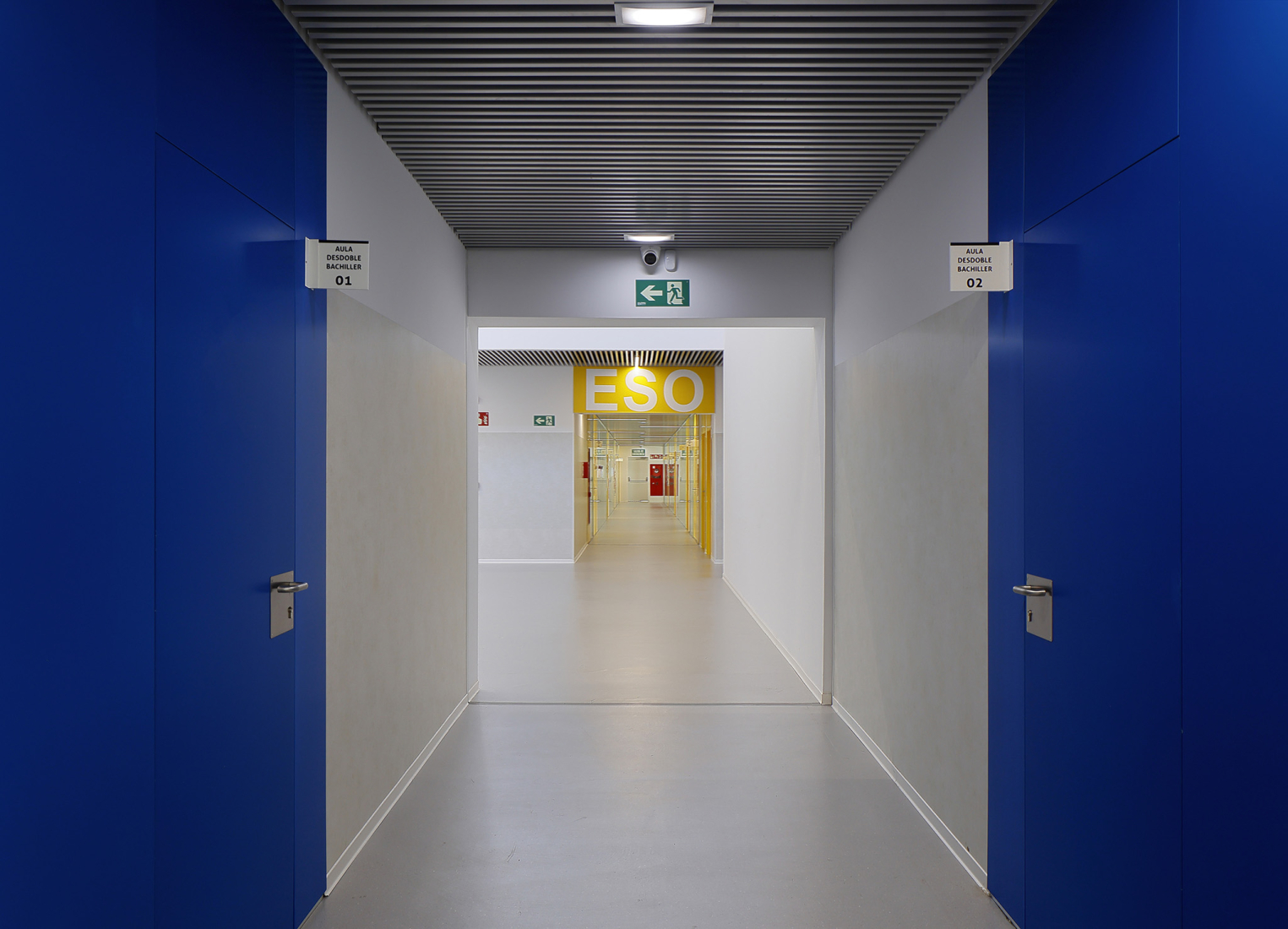 La Florida Secondary Education Institute by INSPYRA. Photograph by Iván Morán G-R.