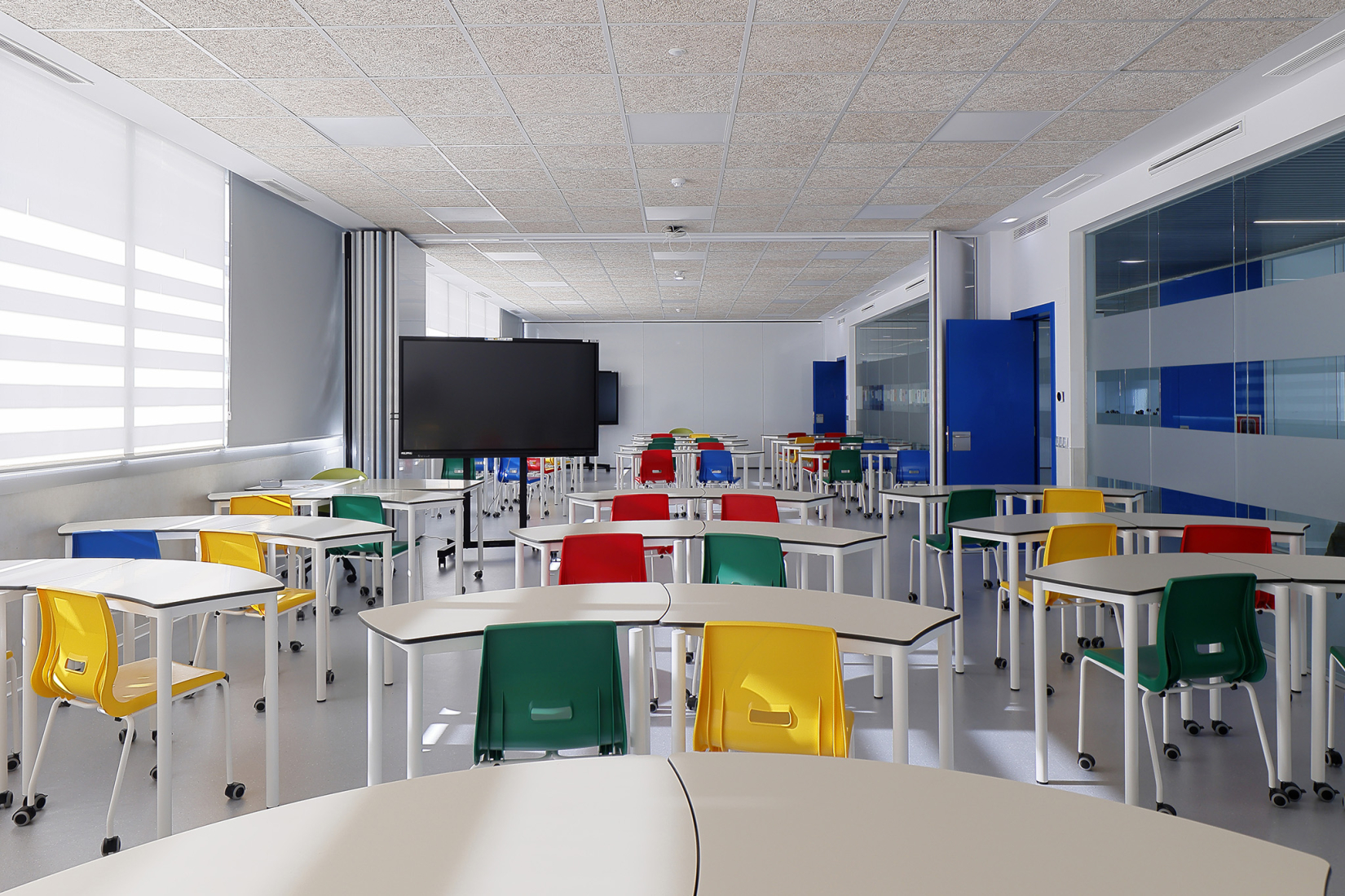 La Florida Secondary Education Institute by INSPYRA. Photograph by Iván Morán G-R.