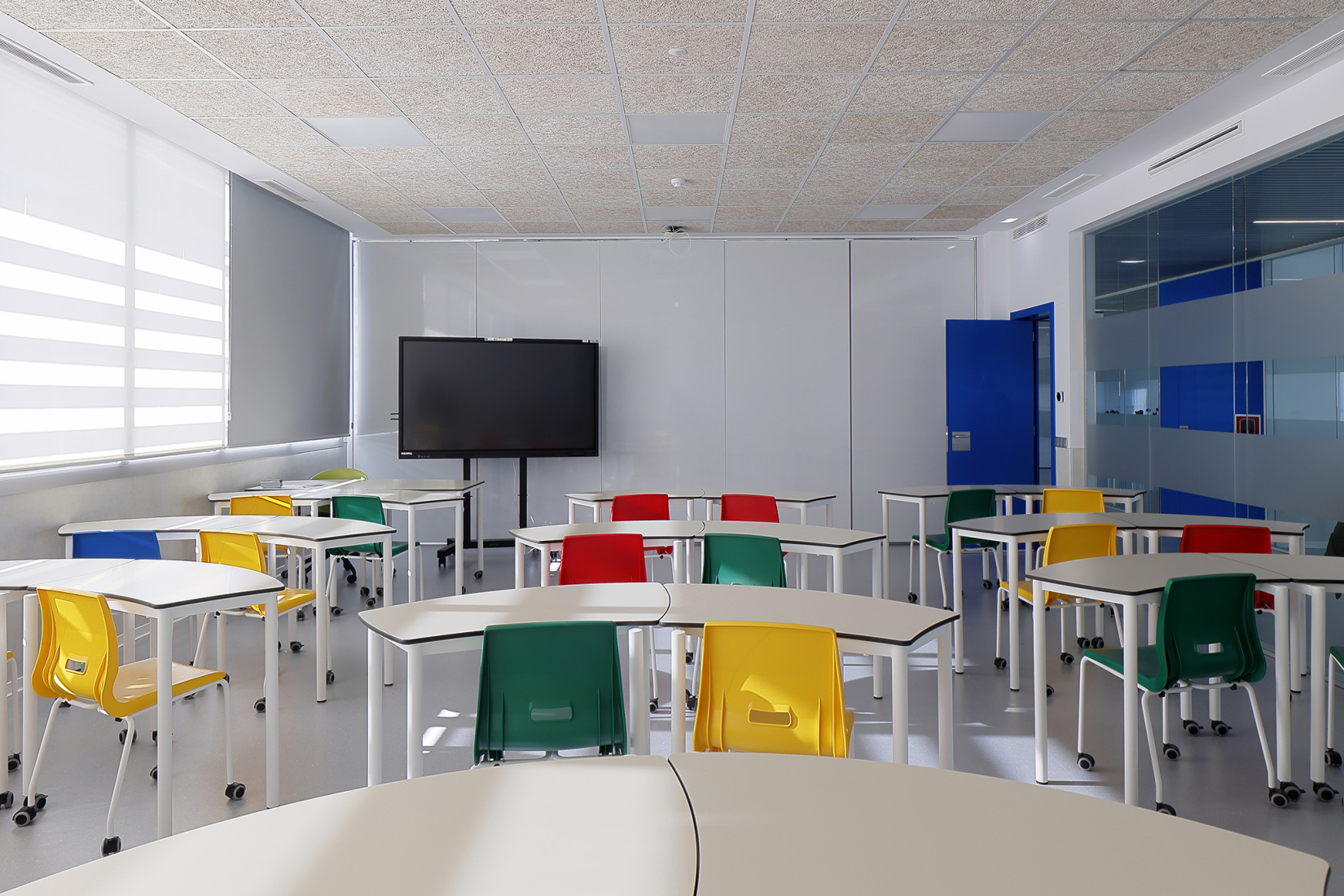 La Florida Secondary Education Institute by INSPYRA. Photograph by Iván Morán G-R.