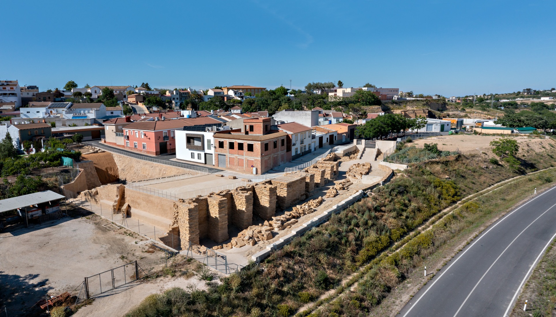 Rehabilitation and enhancement of the Roman Amphitheater of Obulco by Pablo Manuel Millán Millán. Photography by Javier Callejas Sevilla.