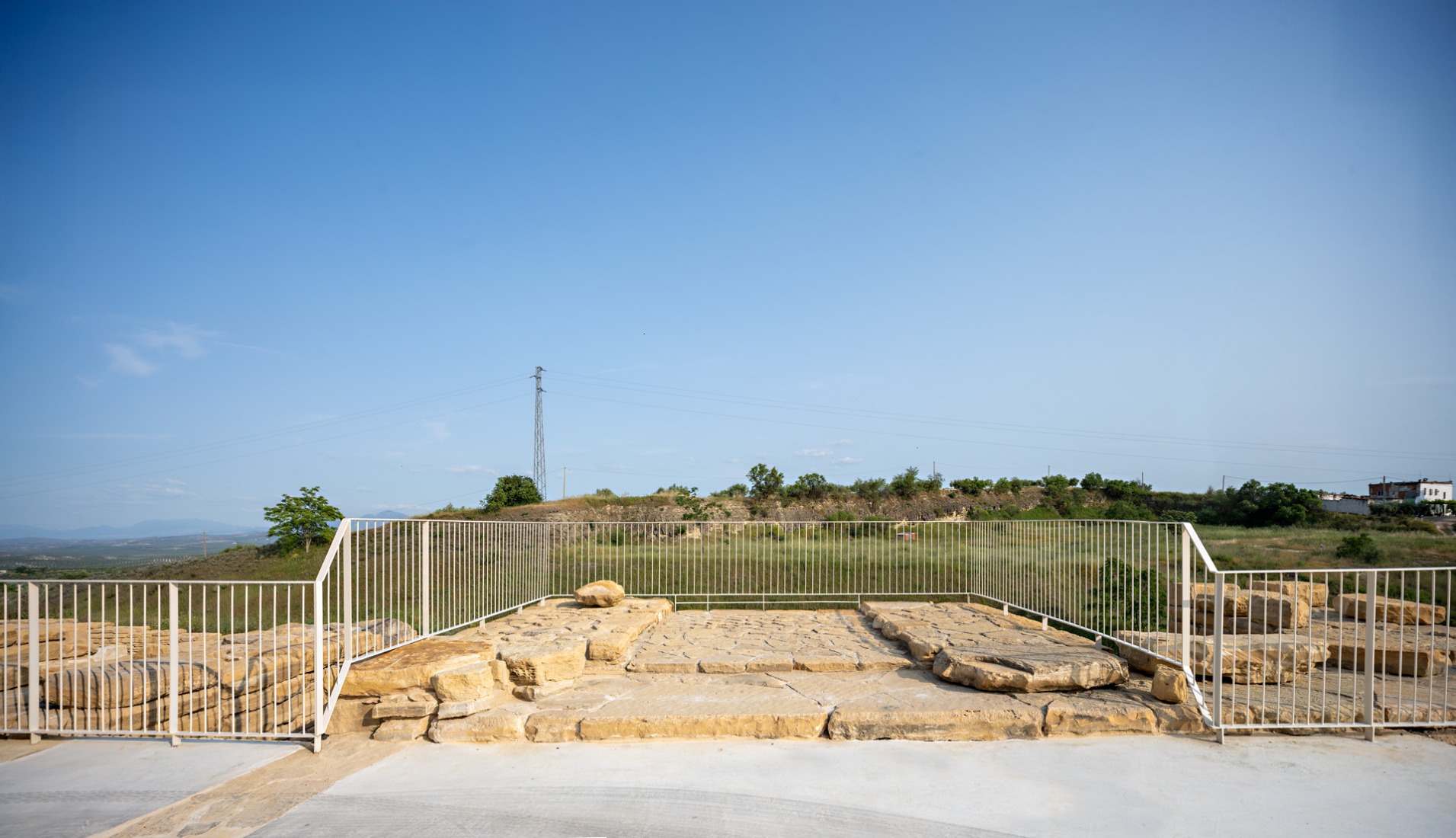 Rehabilitation and enhancement of the Roman Amphitheater of Obulco by Pablo Manuel Millán Millán. Photography by Javier Callejas Sevilla.