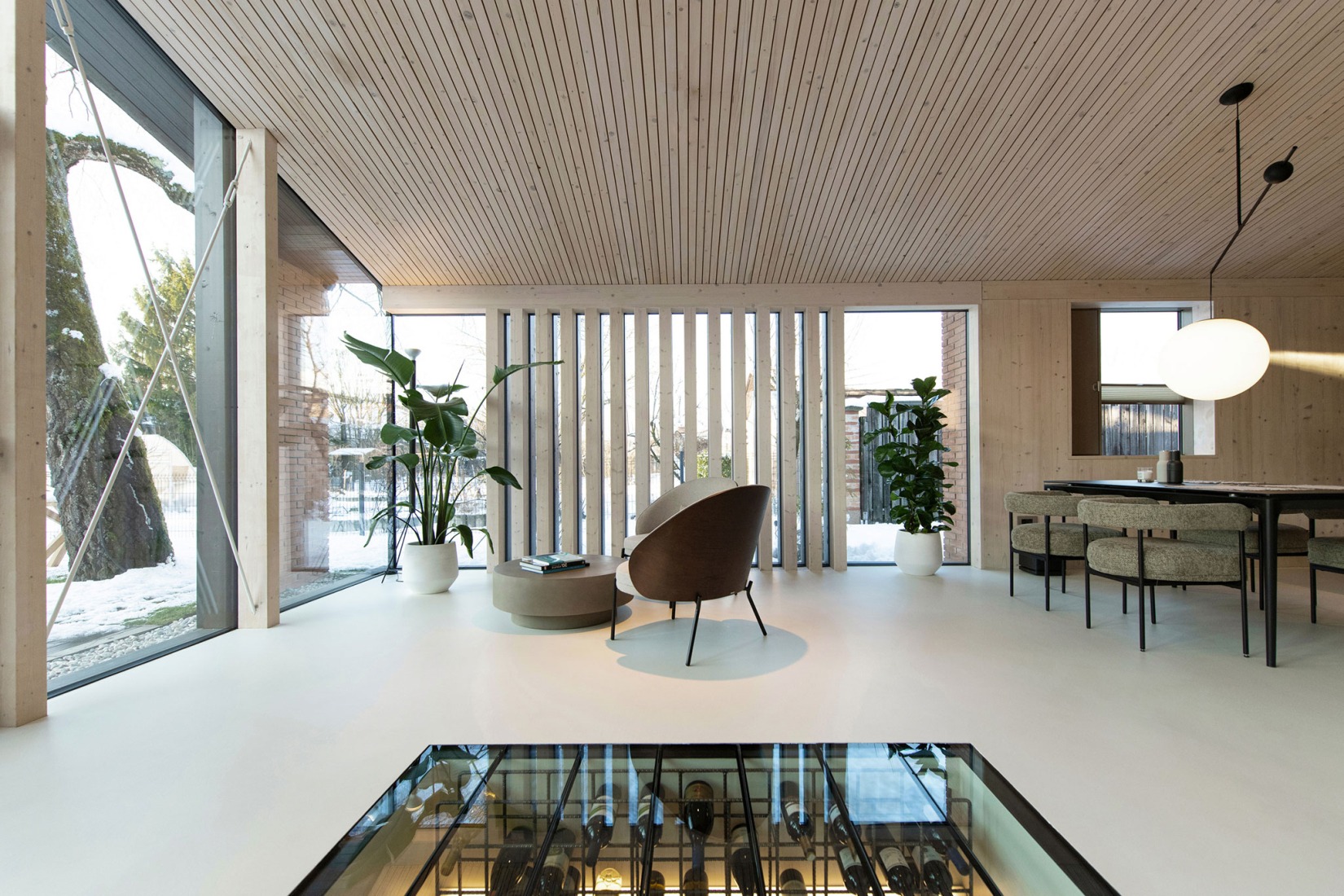 House under the poplars by OFIS arhitekti. Photograph by Tomaž Gregorič. 