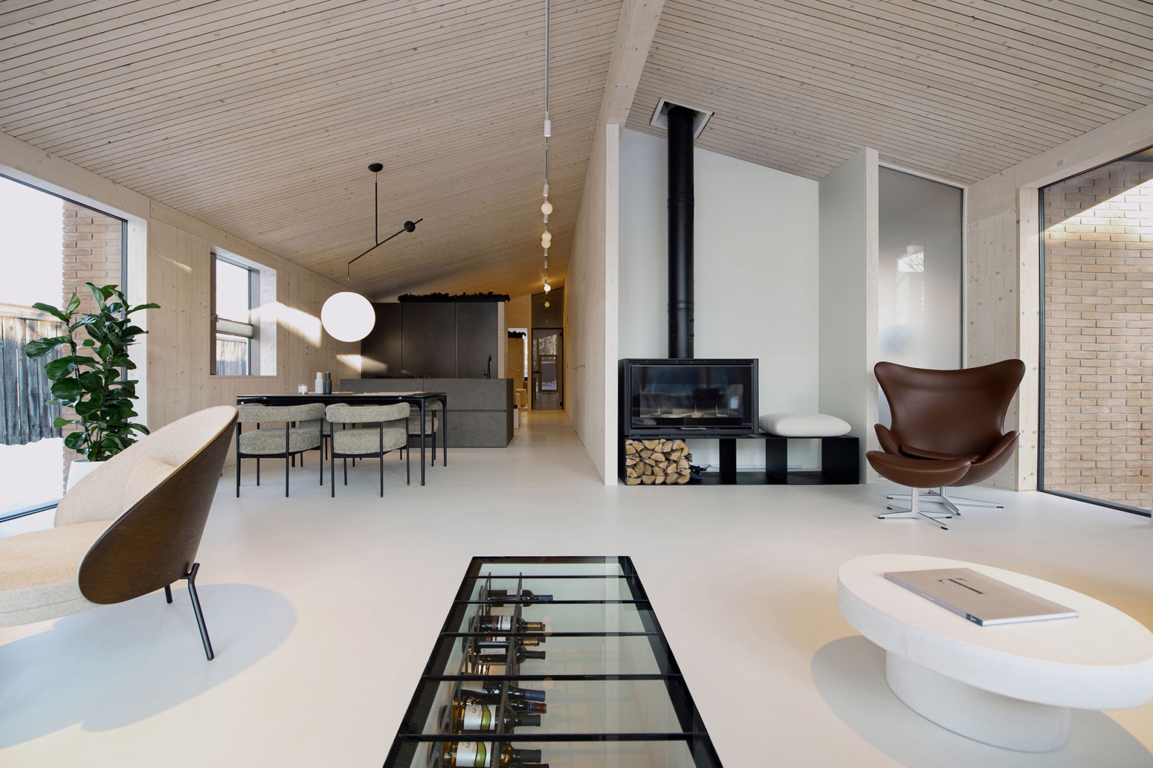 House under the poplars by OFIS arhitekti. Photograph by Tomaž Gregorič. 