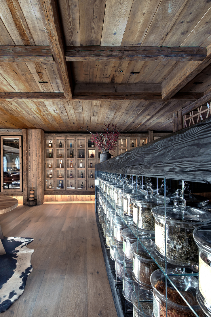 Vila Muhr by OFIS arhitekti. Photograph by Andrej Gregoric.