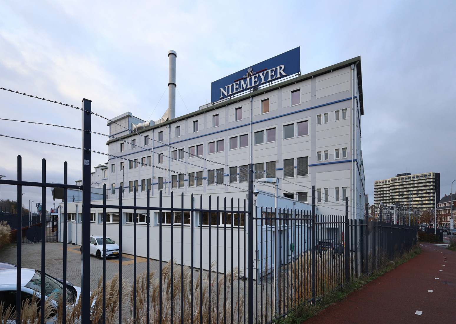 Fotografía de archivo. «Niemeyer» por Studioninedots. Imagen cortesía de Studioninedots.