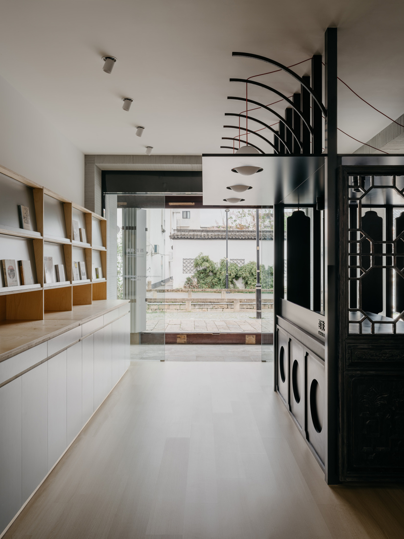 A hybrid bookstore with productive capacity. Baihua Bookstore by Tsing-Tien Making. Photograph by Wen Studio.