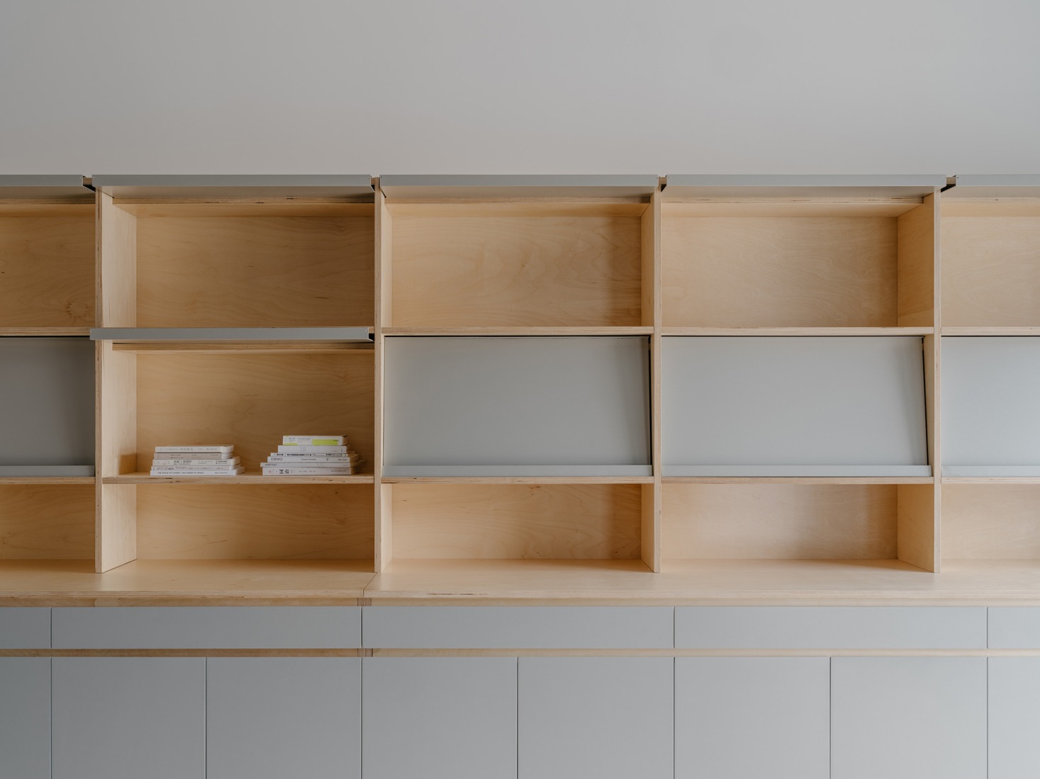 Inspired by the Tangmingdan, the spatial logic moves between assembly and disassembly, visibility and concealment. Baihua Bookstore by Tsing-Tien Making. Photograph by Wen Studio. 