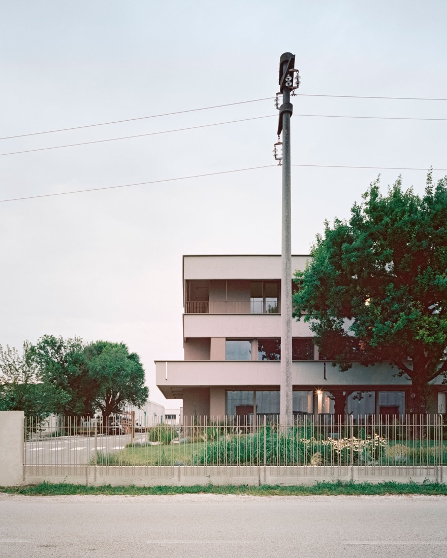 Renovación industrial para Dante Negro. Fotografía por Aldo Amoretti.