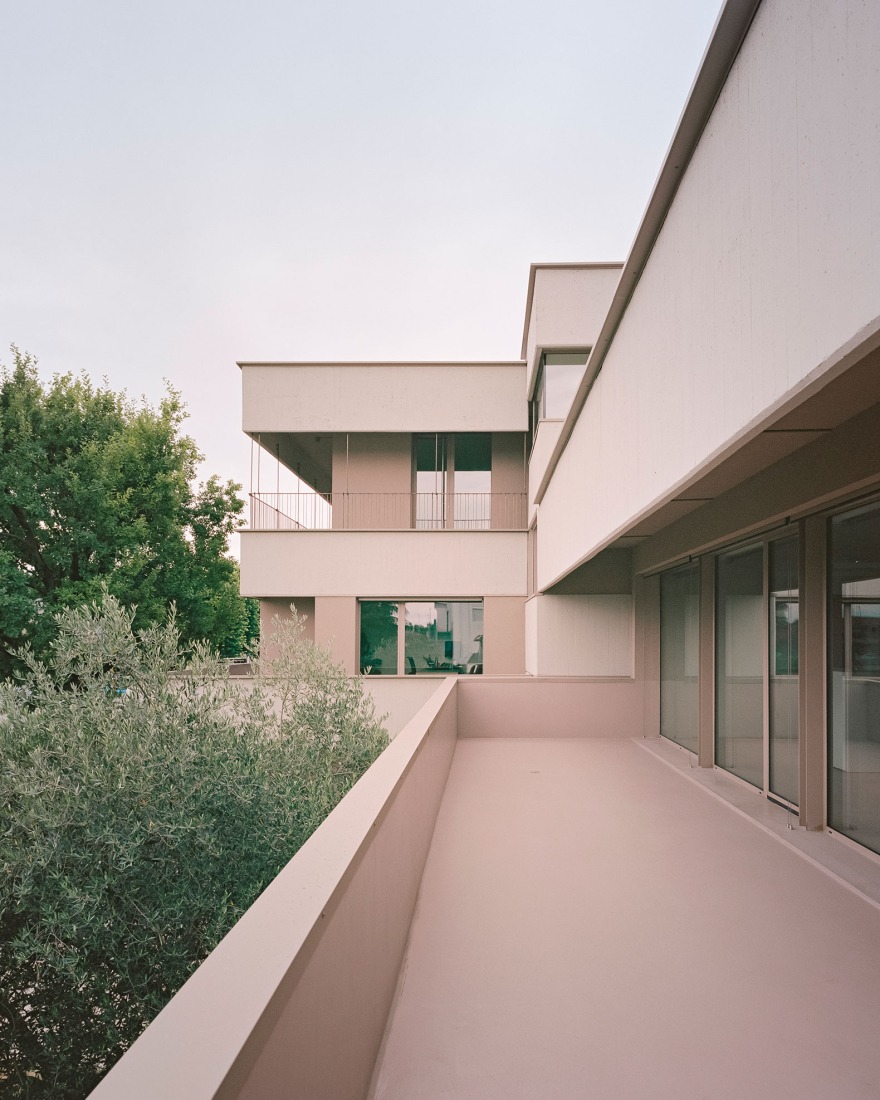 Renovación industrial para Dante Negro. Fotografía por Aldo Amoretti.