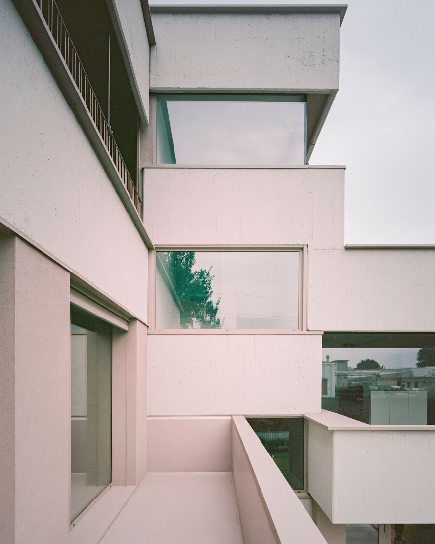 Renovación industrial para Dante Negro. Fotografía por Aldo Amoretti.