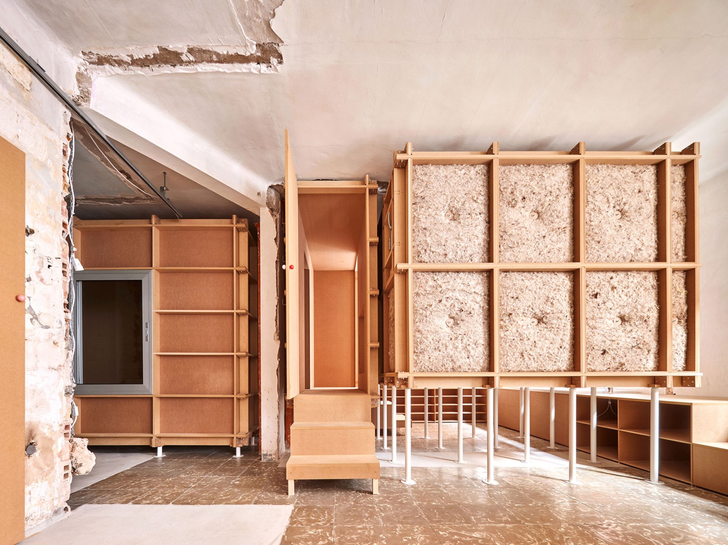 «10K House» por TAKK // Mireia Luzárraga + Alejandro Muiño. Fotografía por José Hevia.