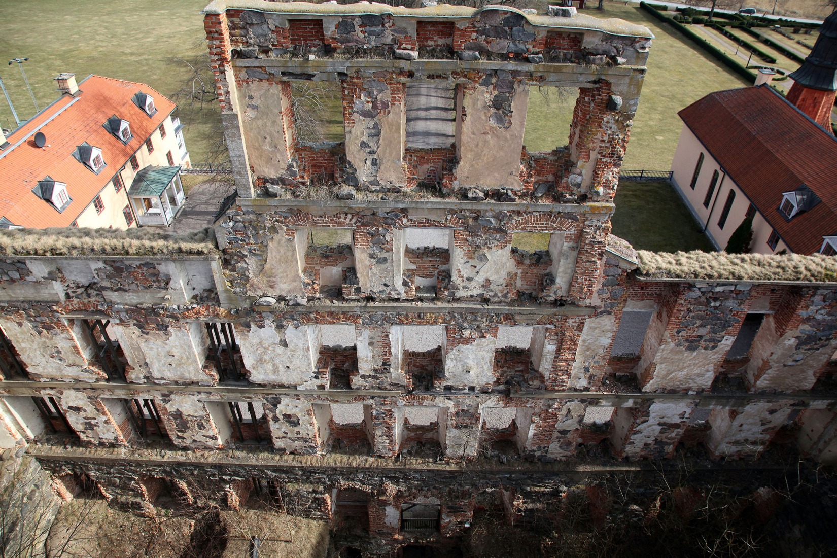 «Stjärnorp Castle Ruin» por Wikerstål Arkitekter / Tengbom Arkitekter. Fotografía por Wikerstål Arkitekter.