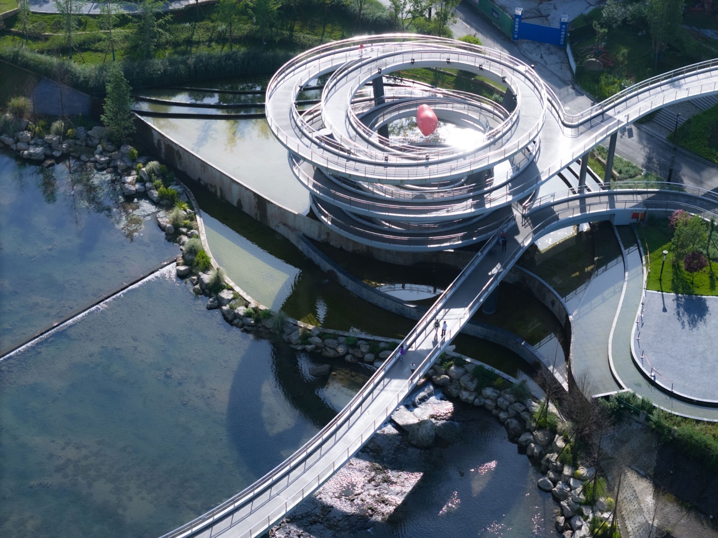 Puente «Clave de Sol» por ZZHK Architects. Fotografía por Arch-Exist.