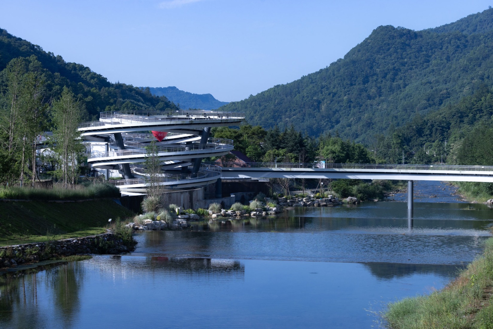Puente «Clave de Sol» por ZZHK Architects. Fotografía por Arch-Exist.or ZZHK Architects. Fotografía por Arch-Exist.