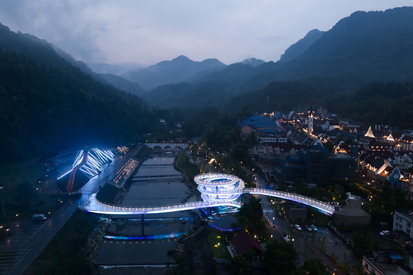 Puente «Clave de Sol» por ZZHK Architects. Fotografía por Arch-Exist.