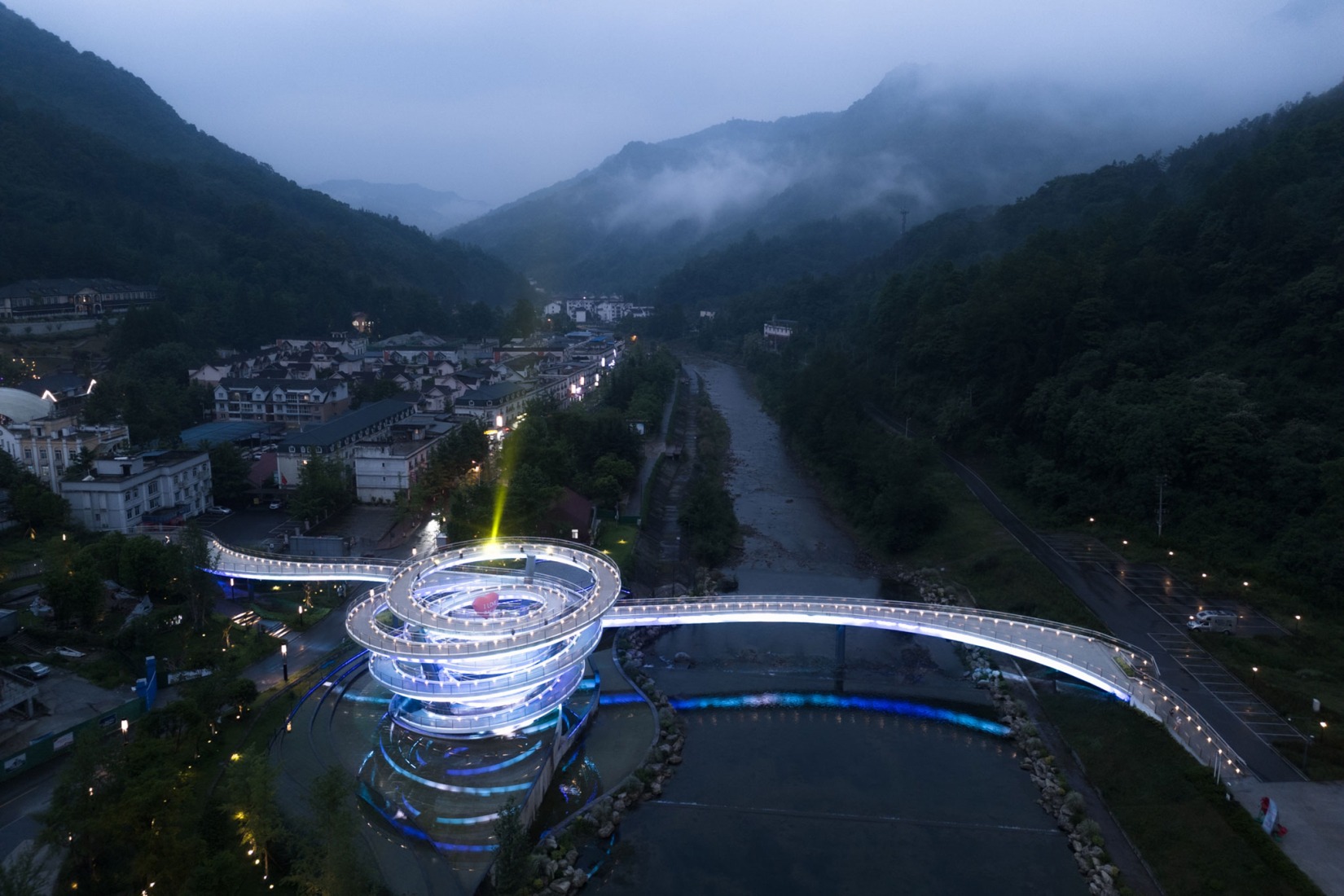 Puente «Clave de Sol» por ZZHK Architects. Fotografía por Arch-Exist.