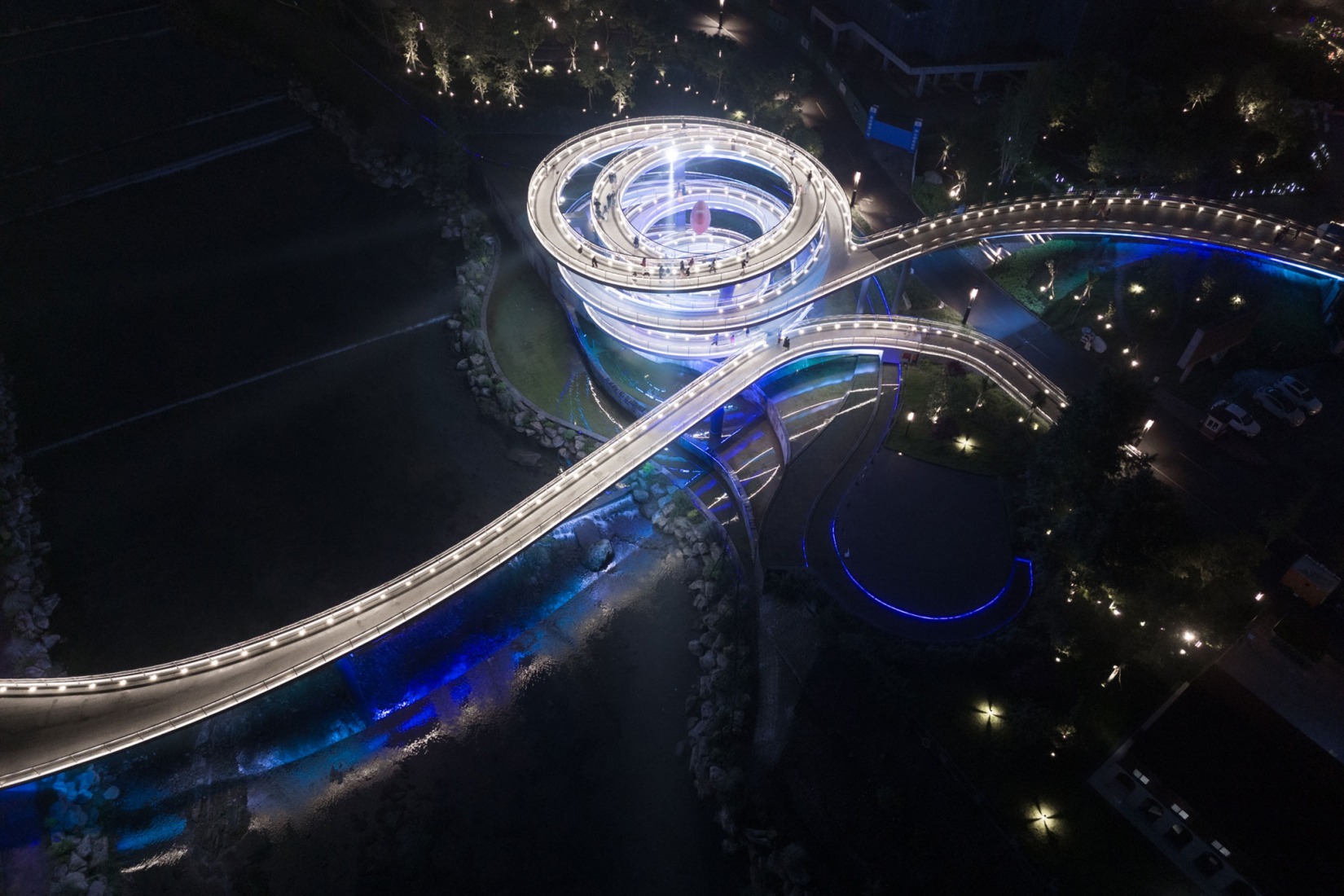 Puente «Clave de Sol» por ZZHK Architects. Fotografía por Arch-Exist.