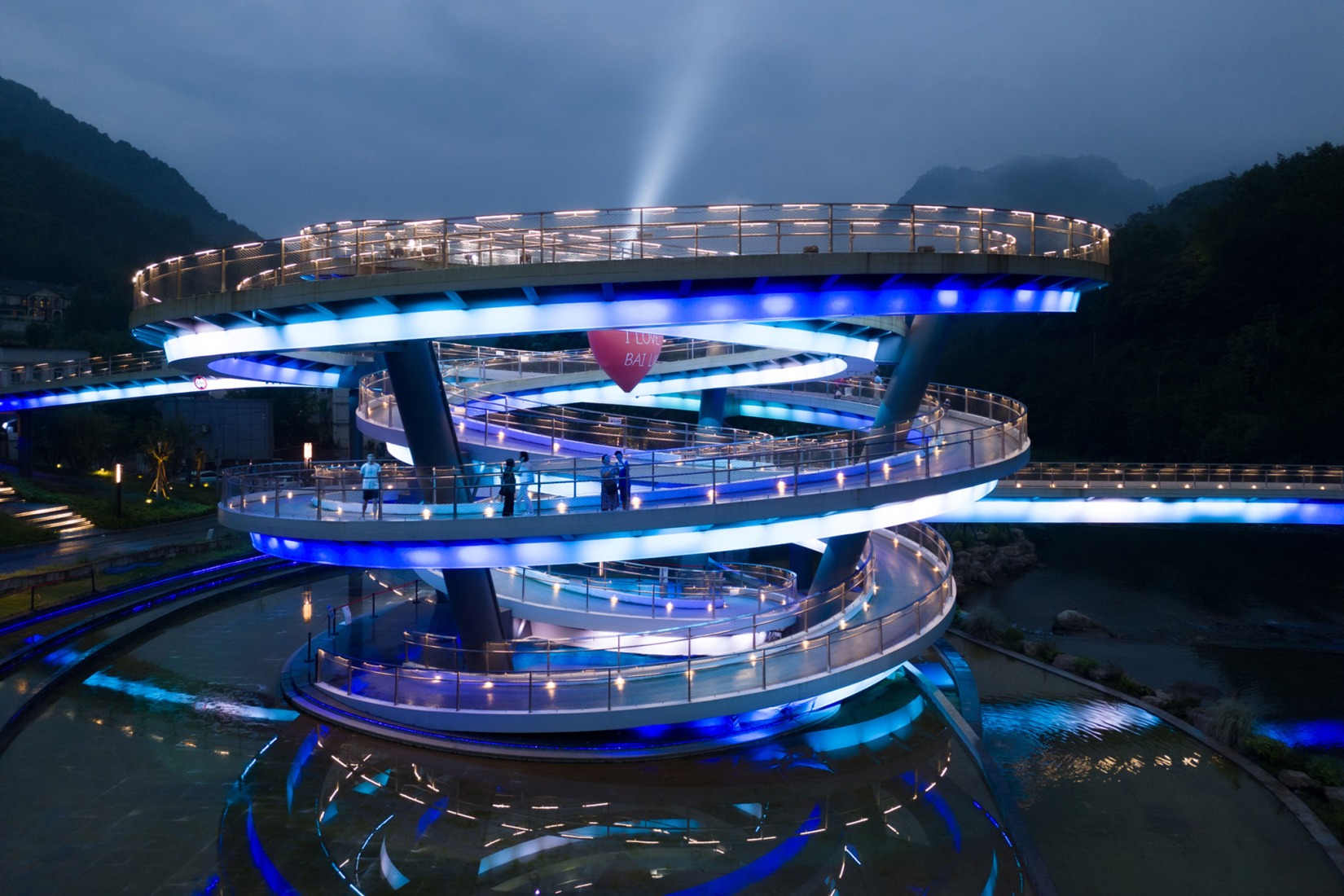 Puente «Clave de sol» por ZZHK Architects. Fotografía por Arch-Exist.