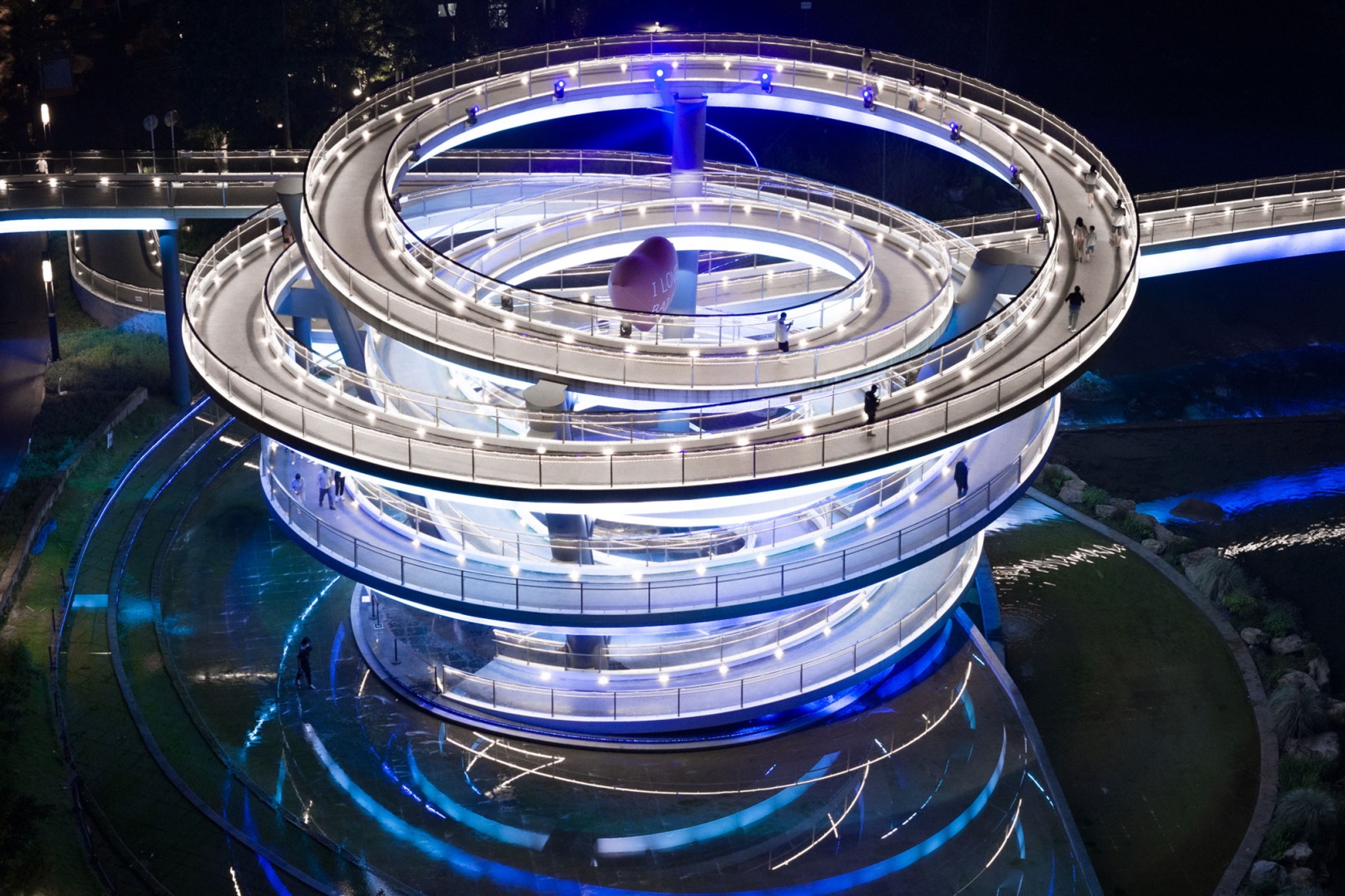 Puente «Clave de Sol» por ZZHK Architects. Fotografía por Arch-Exist.