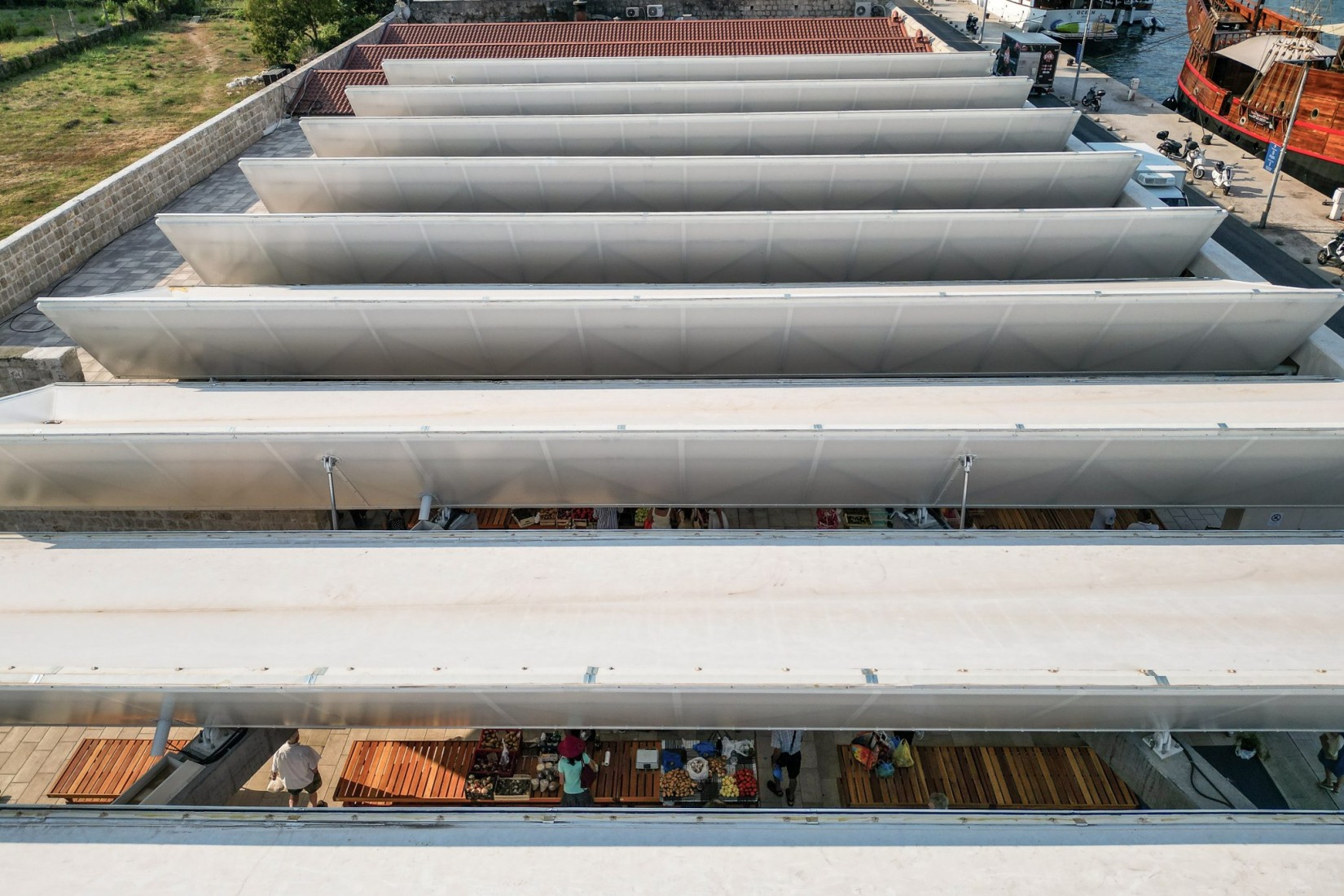 Market Gruž by ARP / Peračić-Veljačić. Photograph by Tonći Plazibat / Cropix.