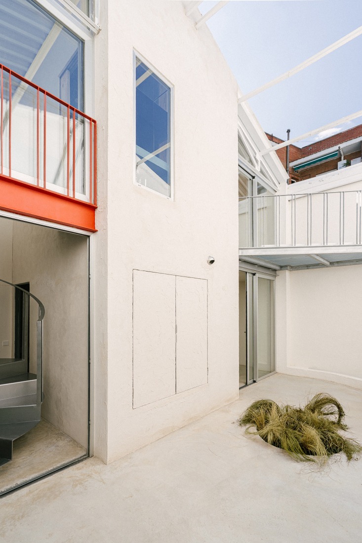 DRZ, an industrial building rehabilitated by ba-rro. Photograph by Maru Serrano.