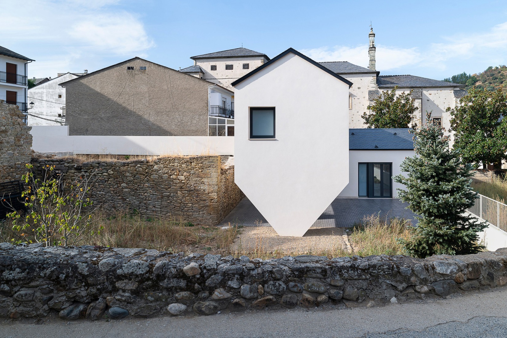 Casa CL por Estudio Arquitectura Hago. Fotografía por Gabriel Gallego.