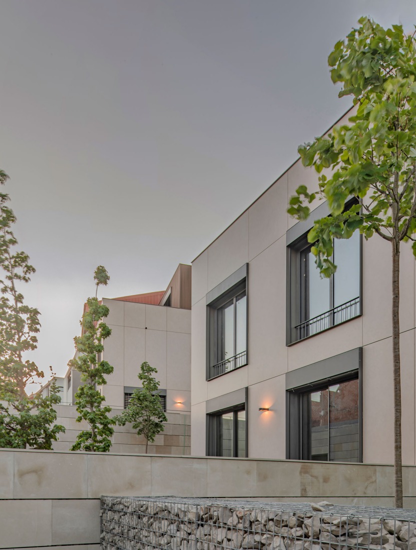 Tiana Hills by Sau taller d'Arquitectura. Photograph by Andrés Flajszer.