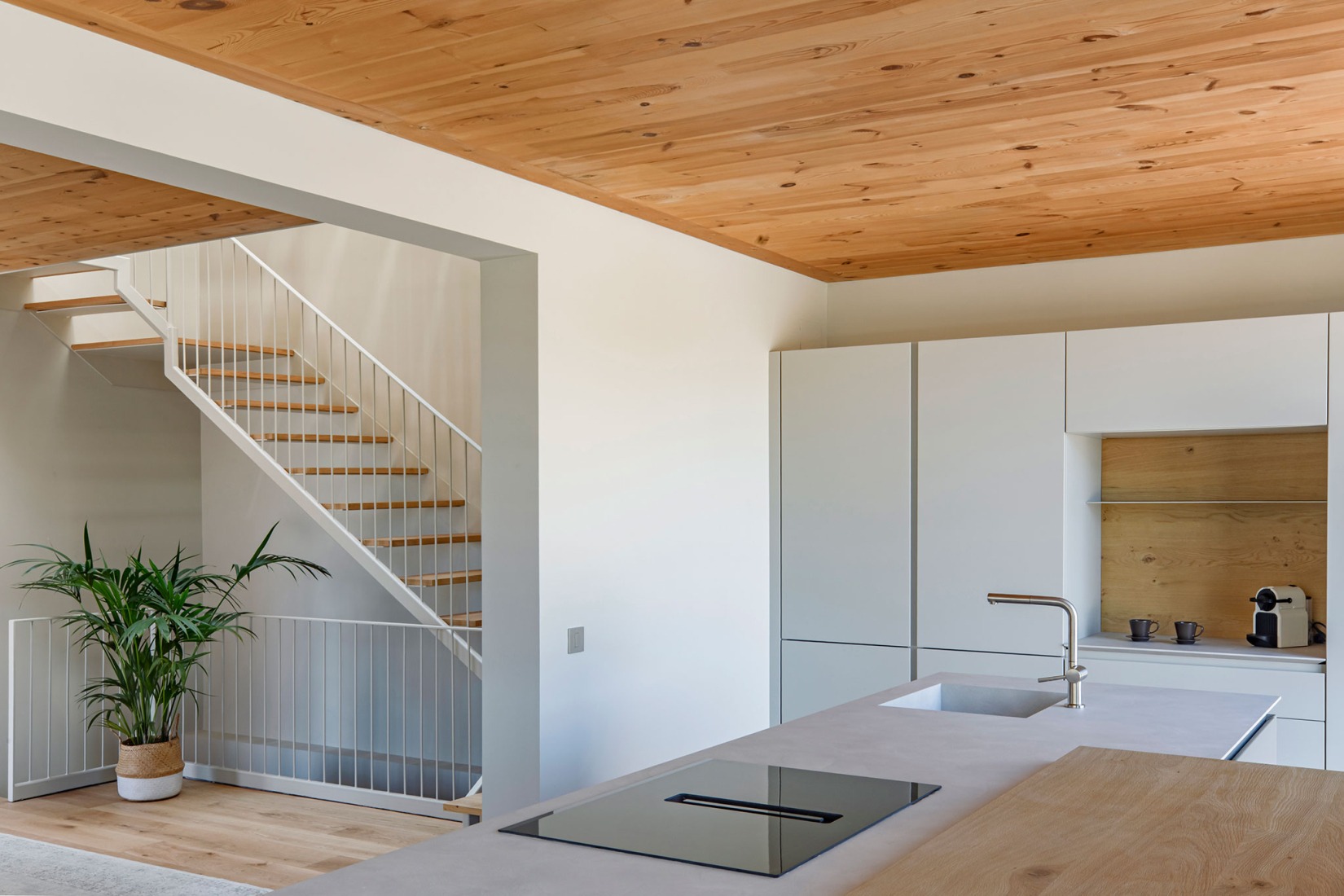 Tiana Hills by Sau taller d'Arquitectura. Photograph by Andrés Flajszer.