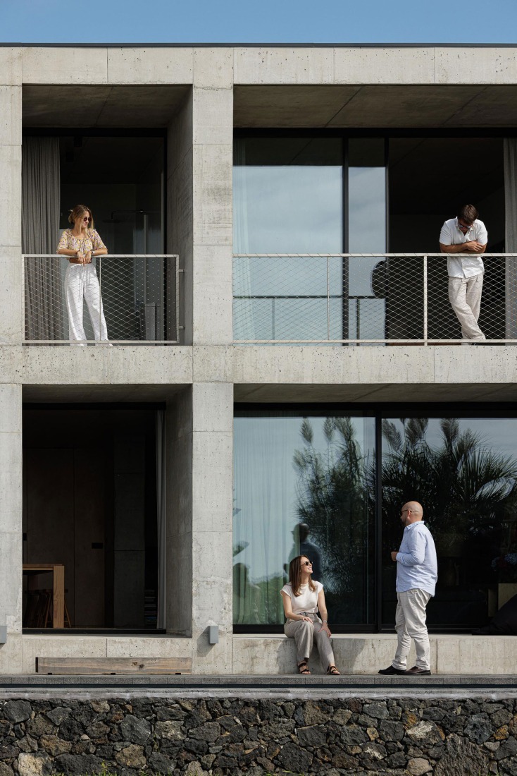 Casa da Rocha Quebrada by SO Arquitetura & Design. Photograph by Ivo Tavares Studio.