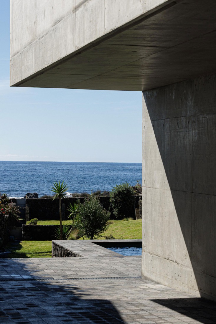 Casa da Rocha Quebrada by SO Arquitetura & Design. Photograph by Ivo Tavares Studio.