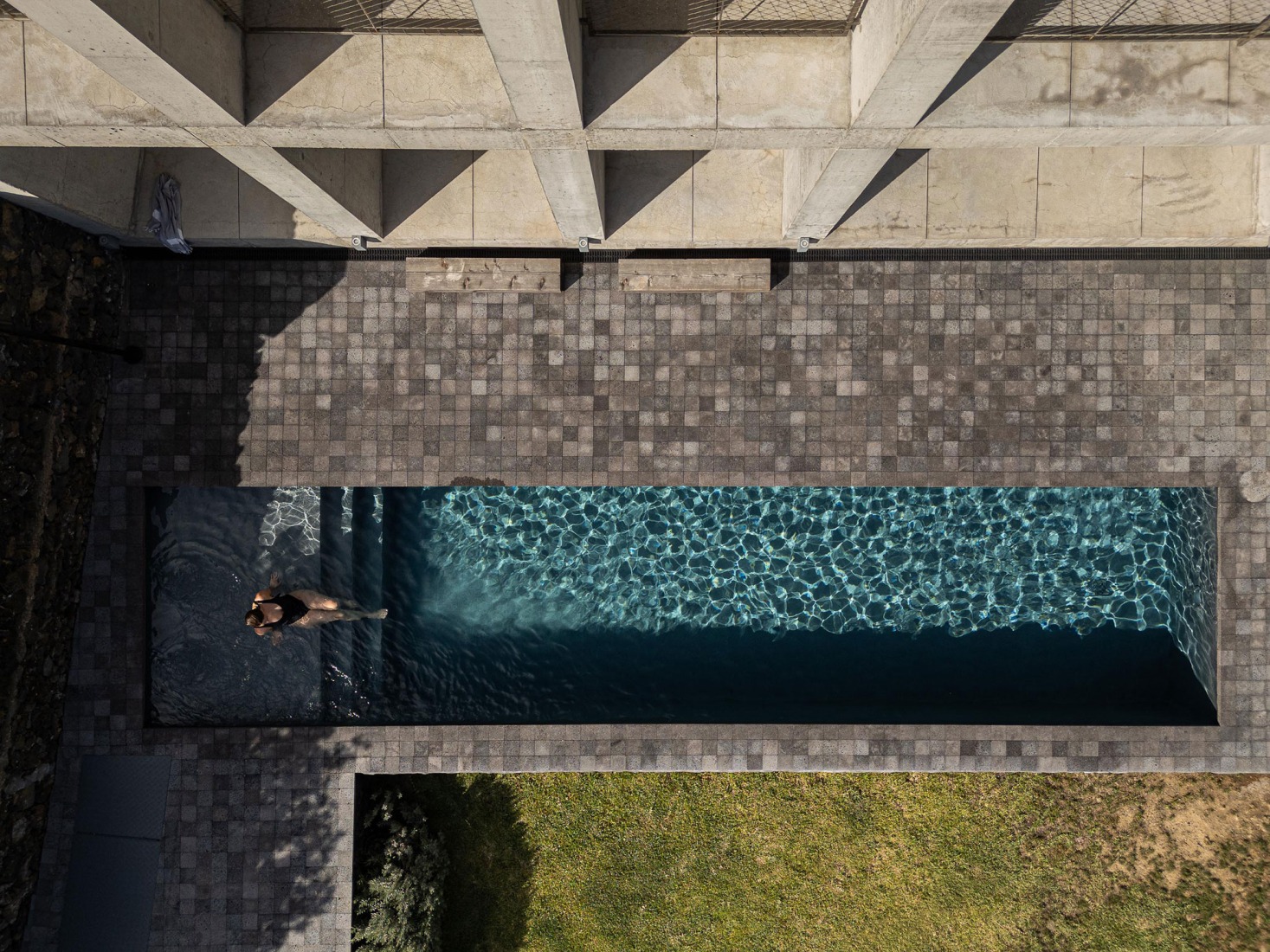 Casa da Rocha Quebrada by SO Arquitetura & Design. Photograph by Ivo Tavares Studio.