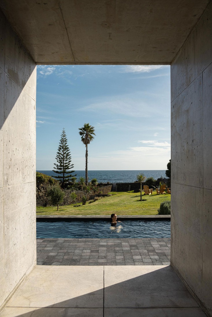 Casa da Rocha Quebrada by SO Arquitetura & Design. Photograph by Ivo Tavares Studio.