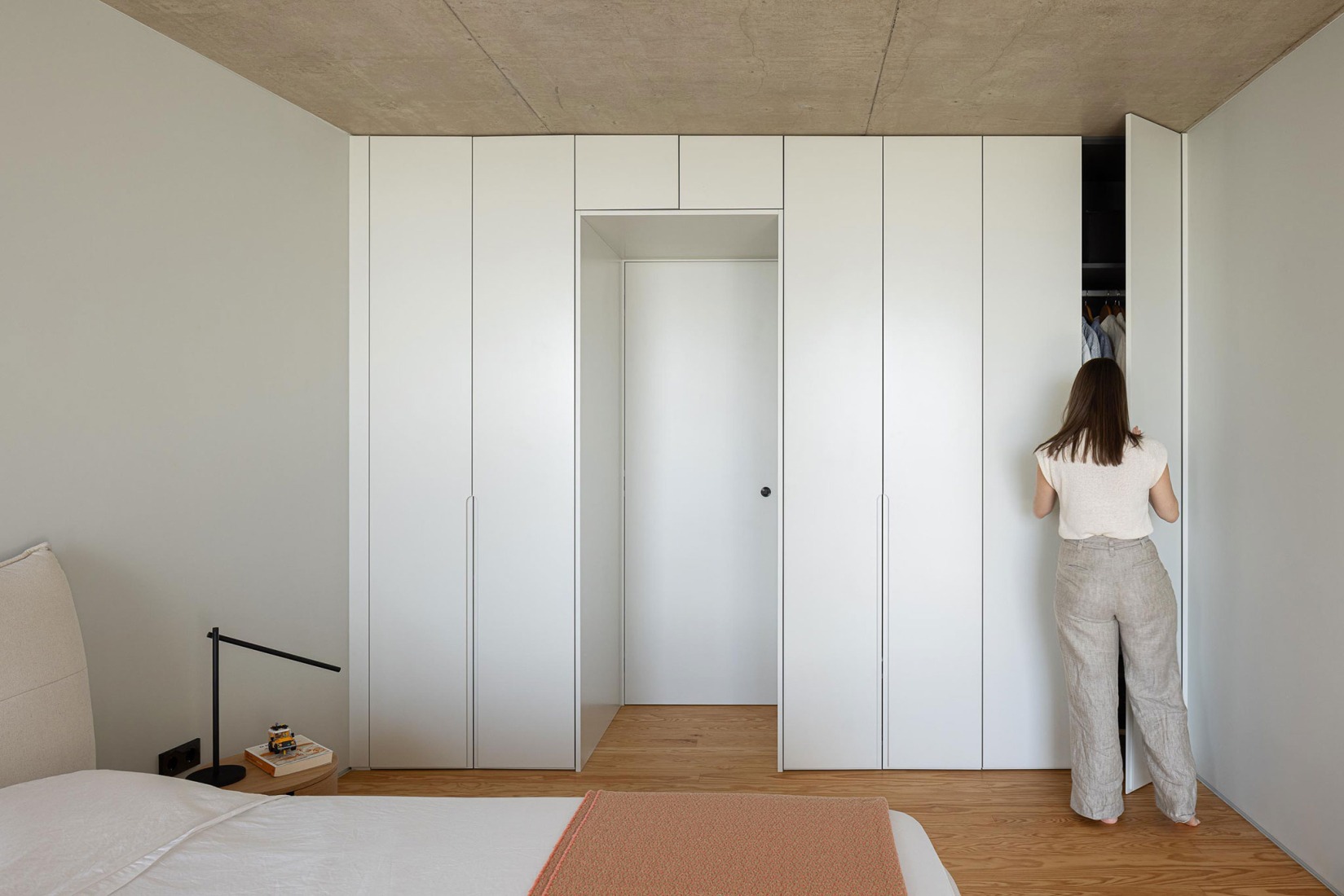 Casa da Rocha Quebrada by SO Arquitetura & Design. Photograph by Ivo Tavares Studio.