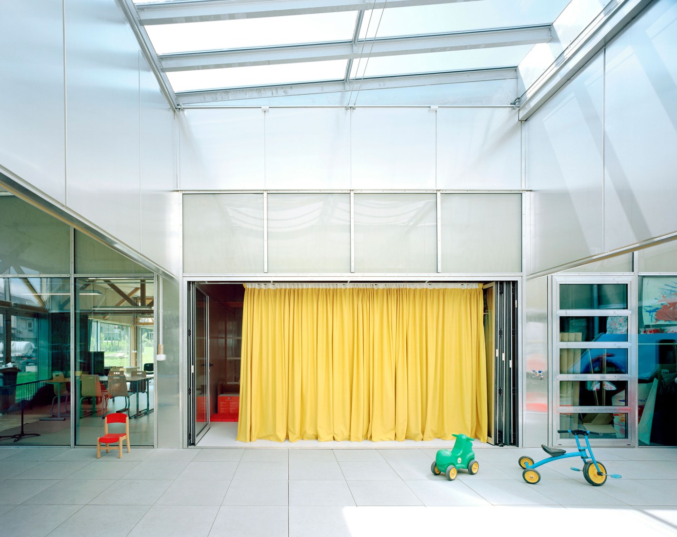 Le Foirail Multi-Service Center by Betillon & Freyermuth Architects + crypto architectes.Photograph by Maxime Delvaux.