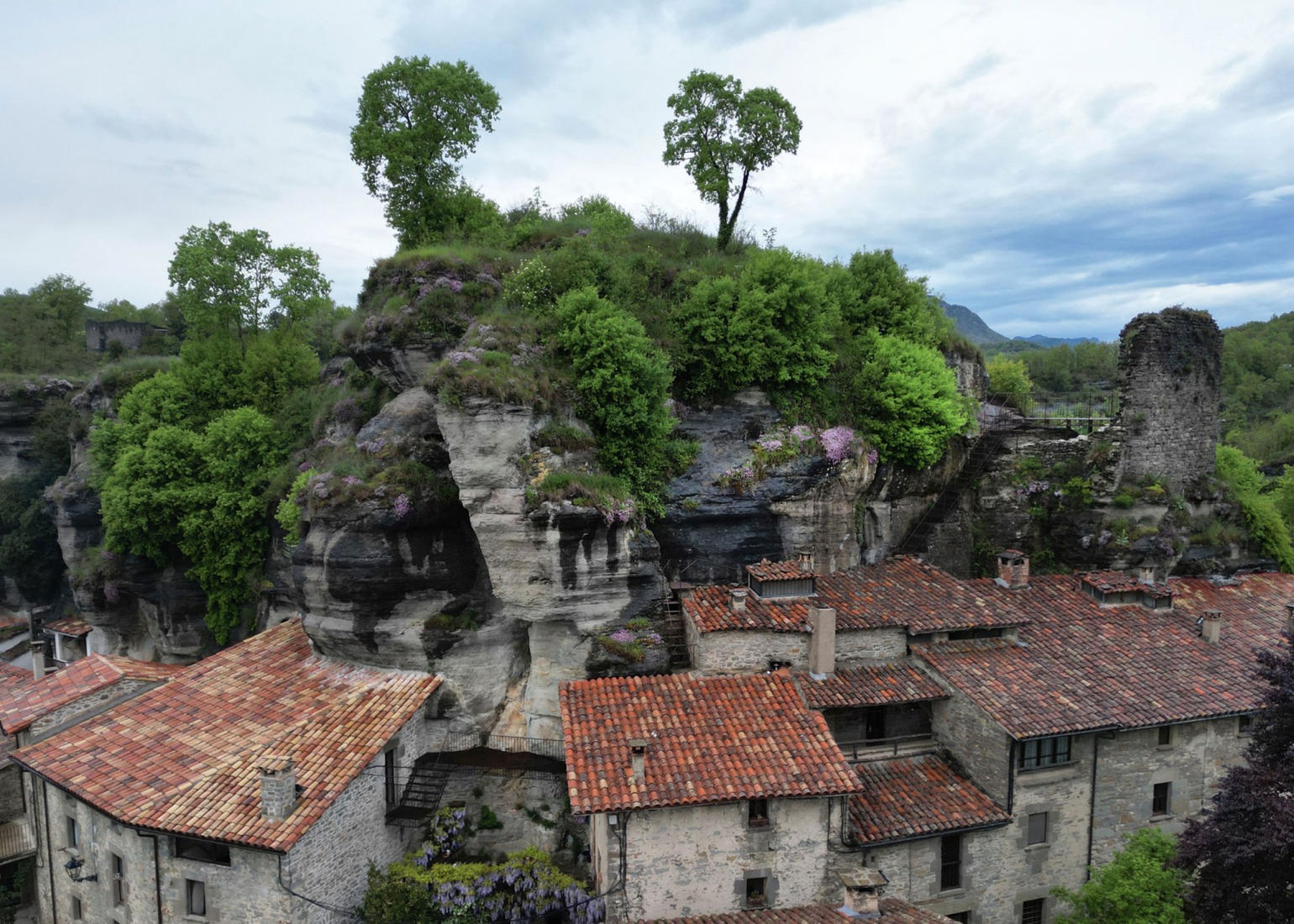 «Can Saltiri» por Carles Enrich Studio. Fotografía por Agullola drone Motion.