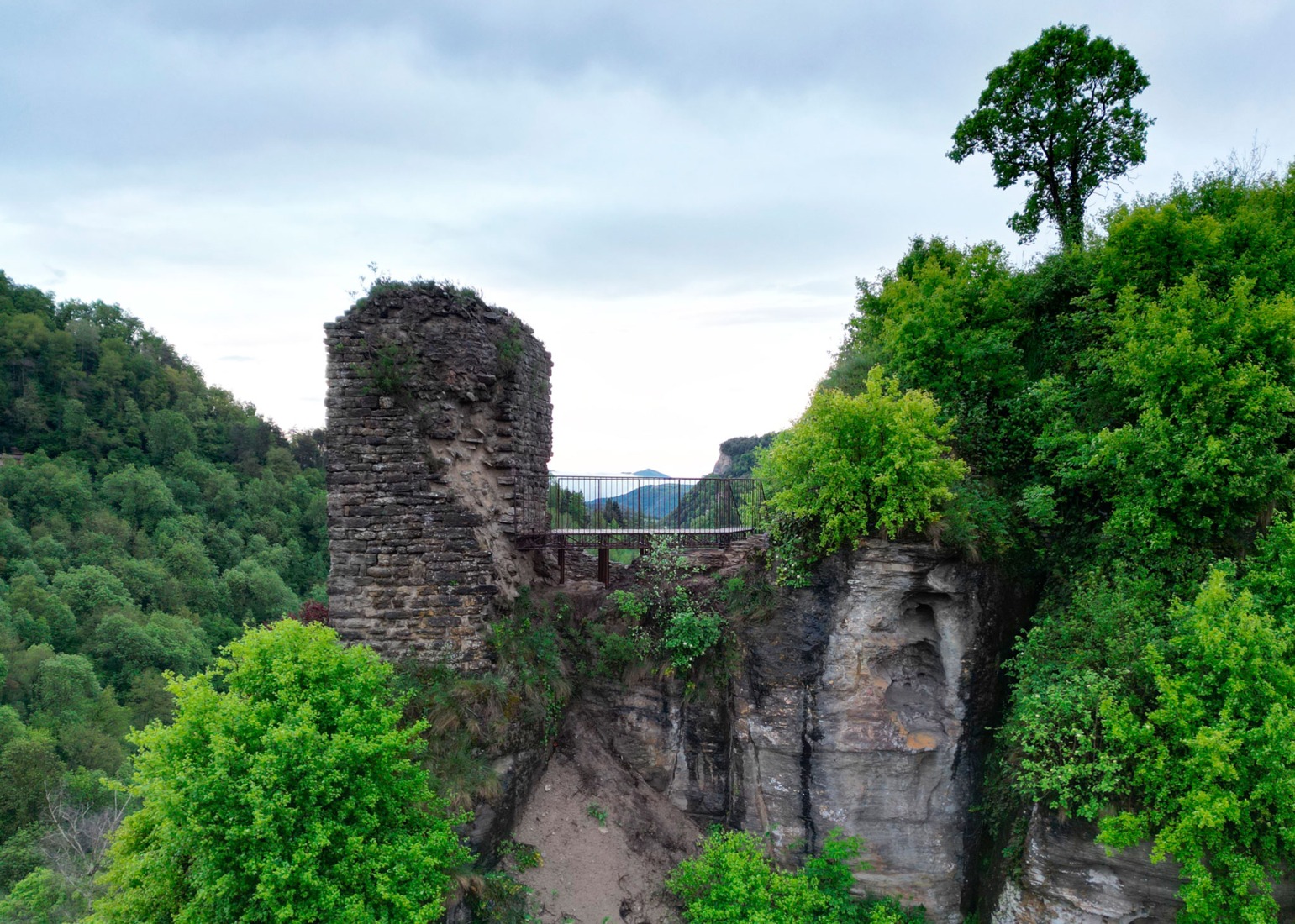 «Can Saltiri» por Carles Enrich Studio. Fotografía por Agullola drone Motion.