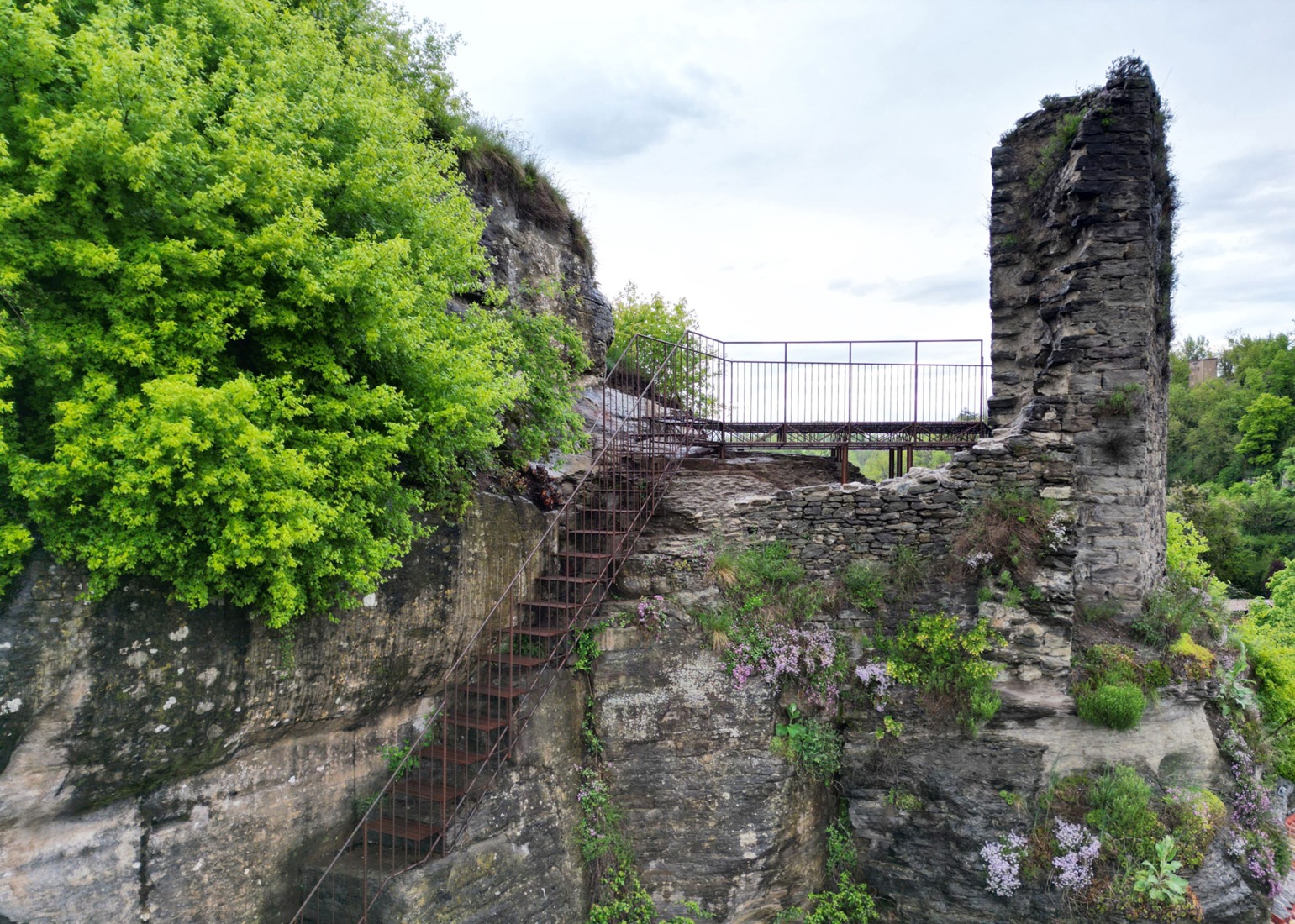 «Can Saltiri» por Carles Enrich Studio. Fotografía por Agullola drone Motion.