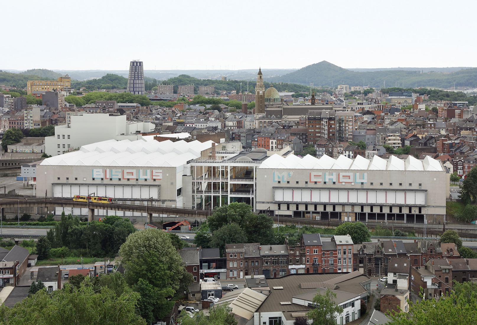 Charleroi Palais des Expositions by architecten jan de vylder inge vinck and AgwA. Photograph by Filip Dujardin.