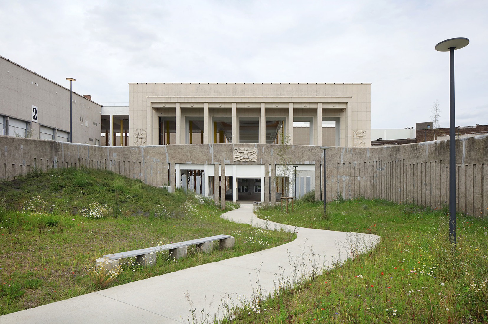 Charleroi Palais des Expositions by architecten jan de vylder inge vinck and AgwA. Photograph by Filip Dujardin.